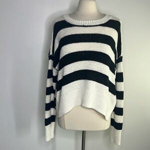 C & C California white & navy blue oversized  lightweight striped knit large